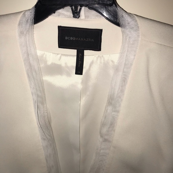 BCBG blazers. BLACK IS SMALL, WHITE IS SIZE XS! - Picture 2 of 6